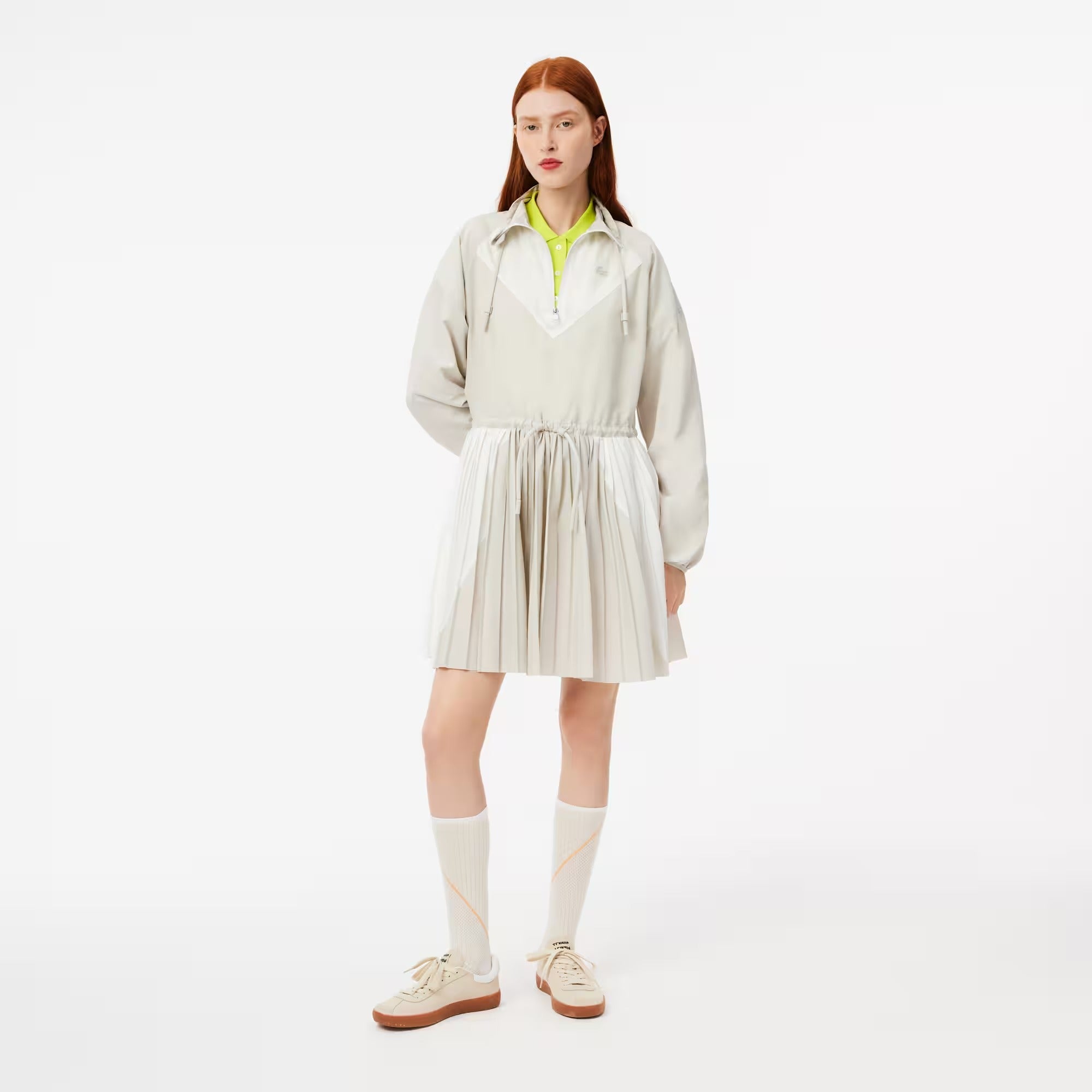Vestido Curto Plissado com Caimento Relaxado